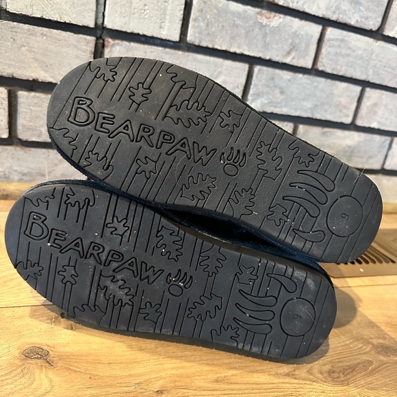Size 9 Bearpaw boots - Picture 3 of 4